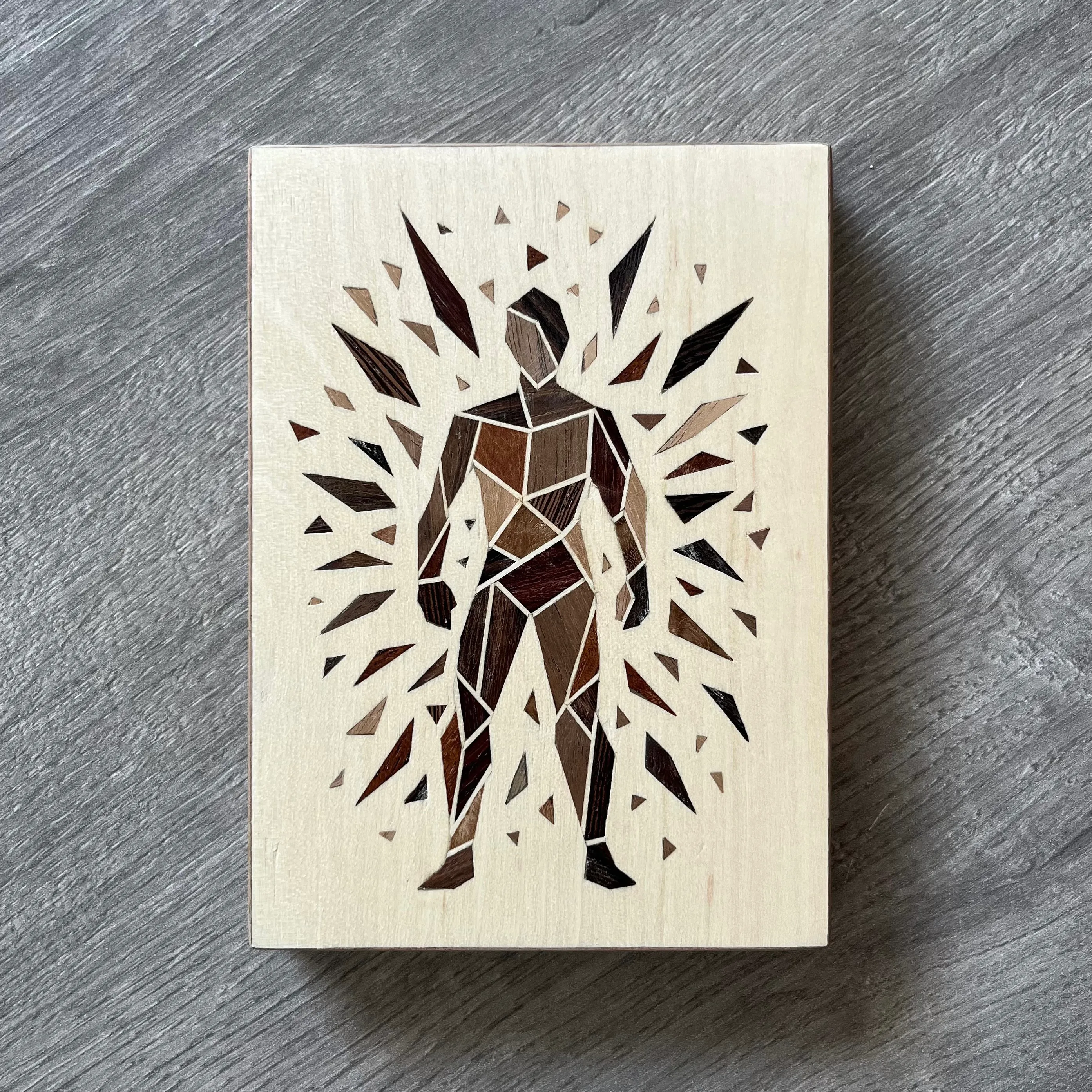 Homme en éclats — Explosion